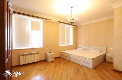 იყიდება ახალი გარემონტებული 6 ოთახიანი ბინა