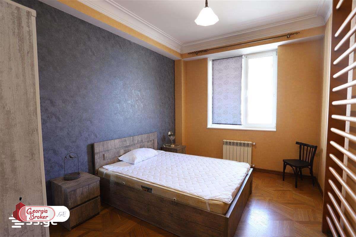 продается квартира с новым ремонтом 6-комнат