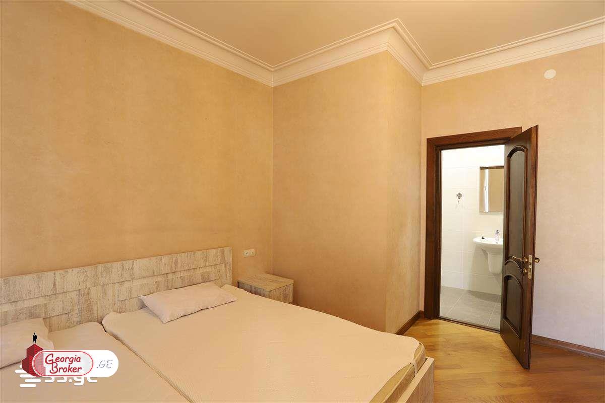 продается квартира с новым ремонтом 6-комнат