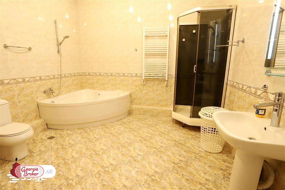 продается квартира с новым ремонтом 6-комнат