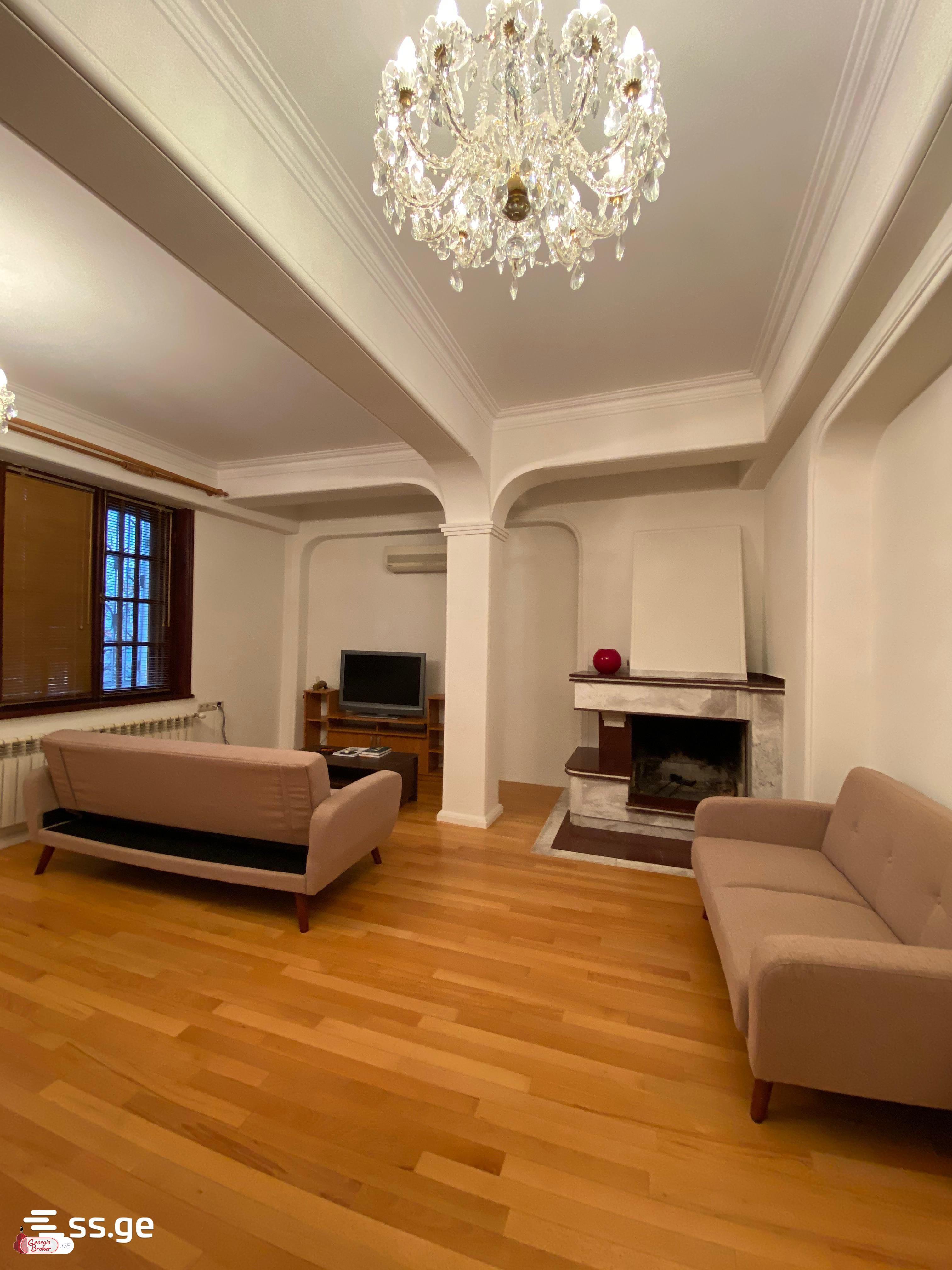 იყიდება ახალი გარემონტებული 5 ოთახიანი ბინა