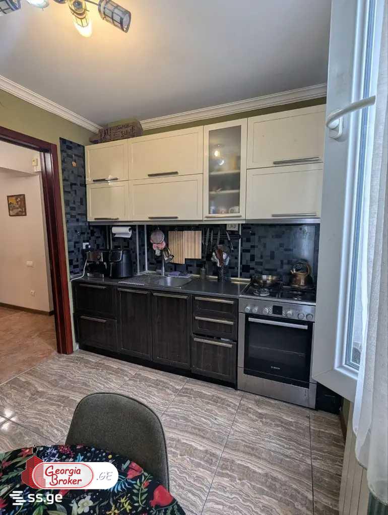 იყიდება ახალი გარემონტებული 3 ოთახიანი ბინა