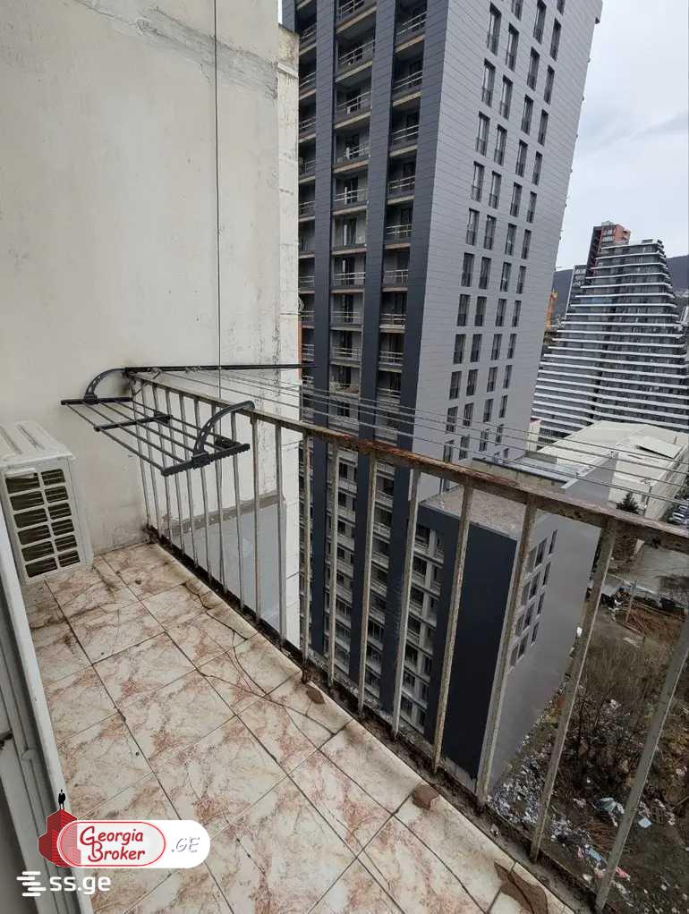 იყიდება ახალი გარემონტებული 3 ოთახიანი ბინა