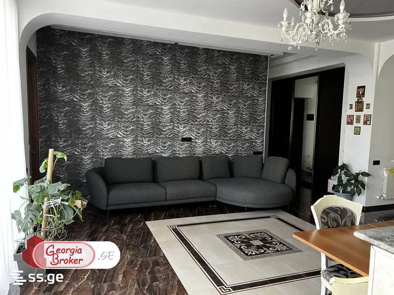 იყიდება ახალი გარემონტებული 4 ოთახიანი ბინა