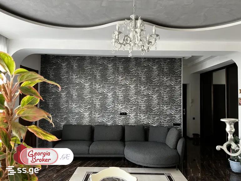 იყიდება ახალი გარემონტებული 4 ოთახიანი ბინა