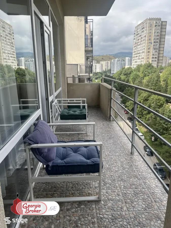 იყიდება ახალი გარემონტებული 4 ოთახიანი ბინა