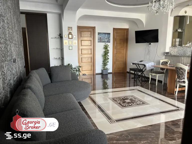 იყიდება ახალი გარემონტებული 4 ოთახიანი ბინა