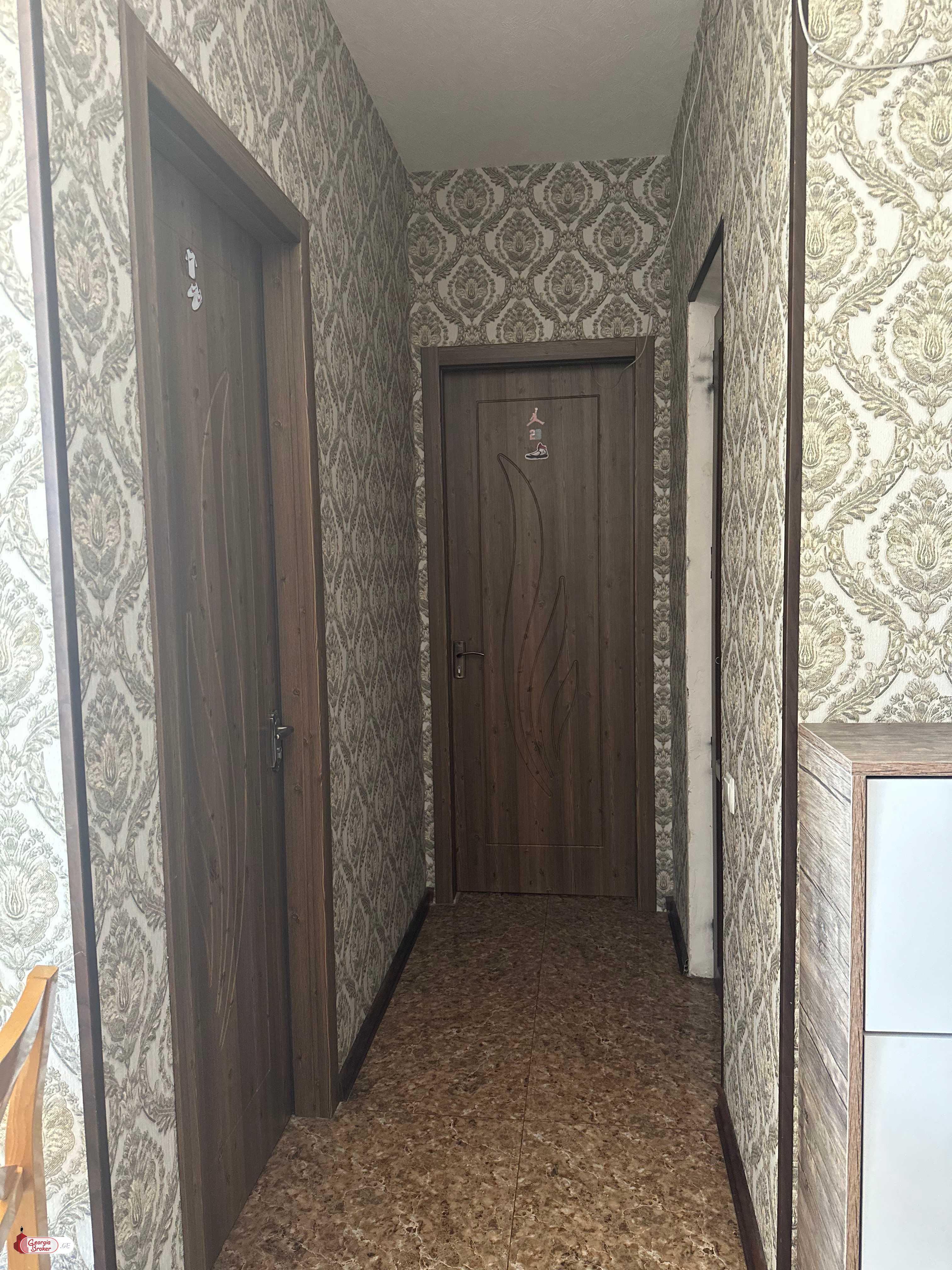 nearly repaired 3-room apartment for sale