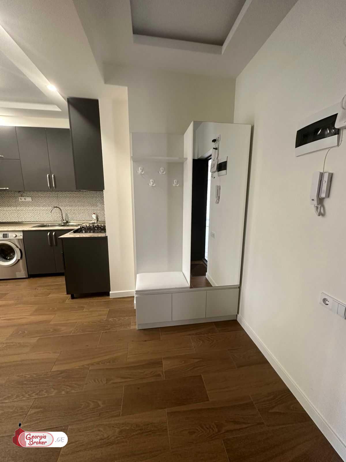 в аренду квартира с новым ремонтом 2-комнаты