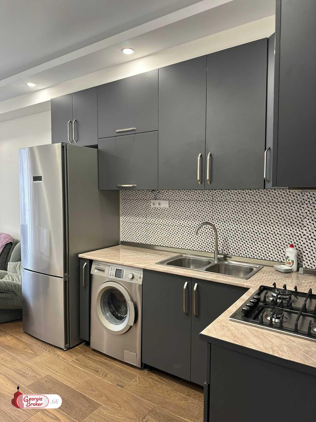 в аренду квартира с новым ремонтом 2-комнаты