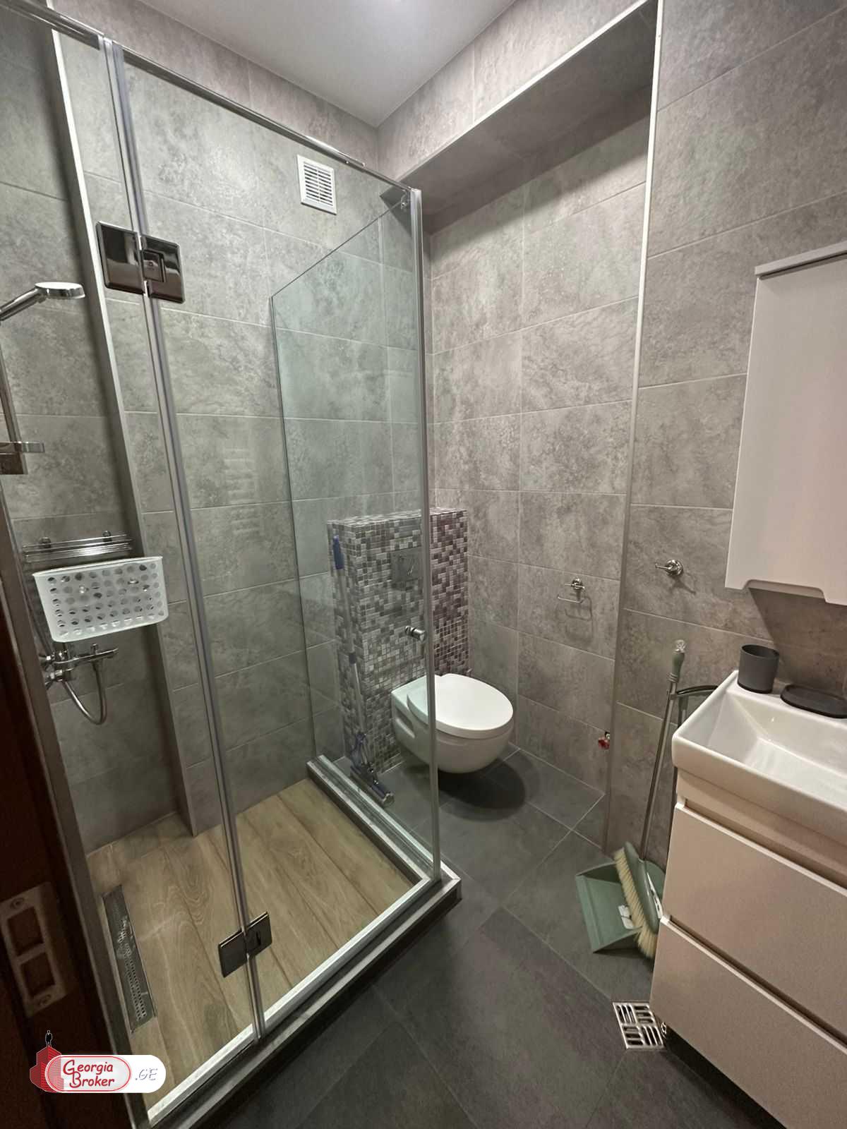 в аренду квартира с новым ремонтом 2-комнаты