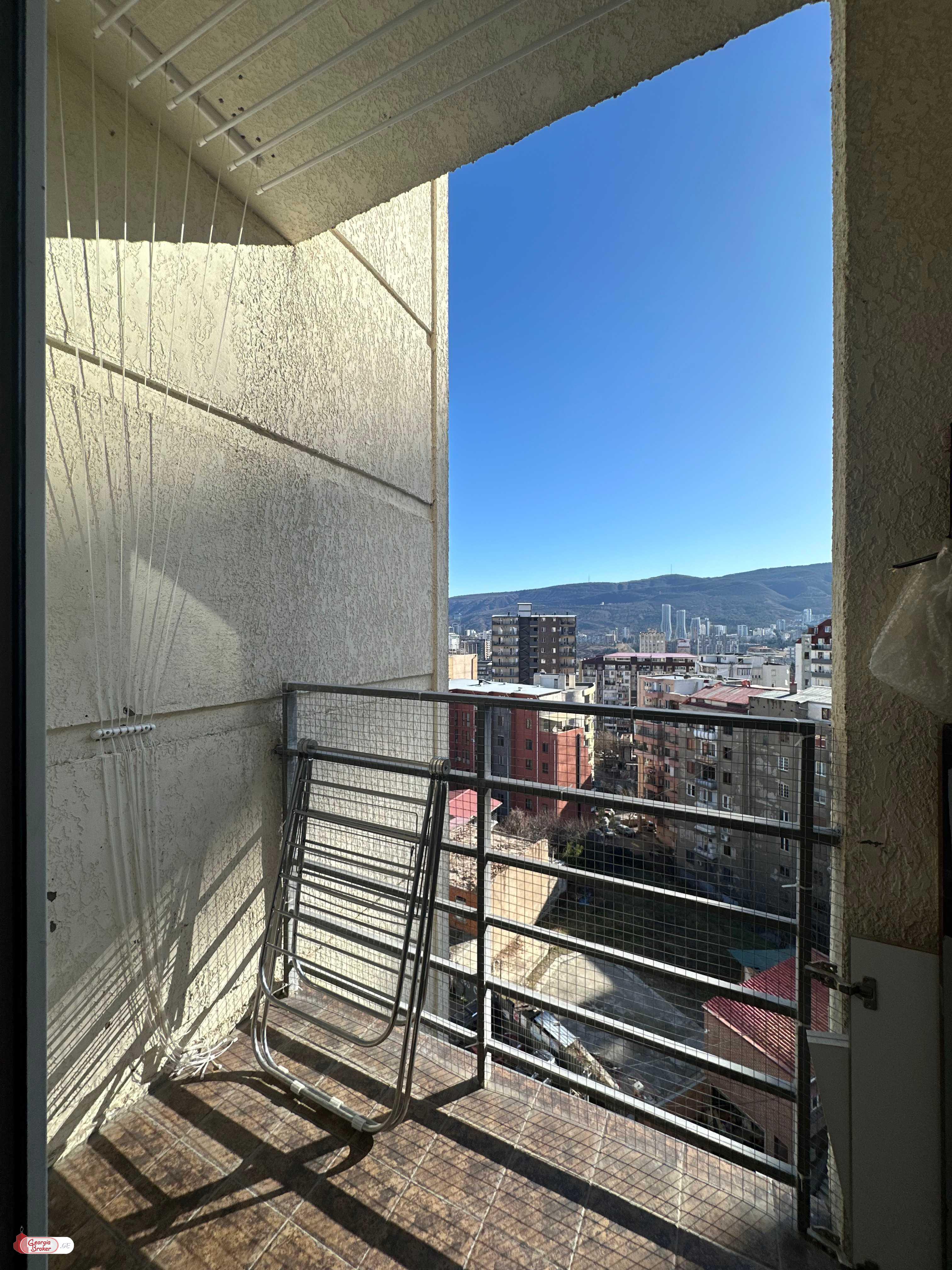 nearly repaired 3-room apartment for sale