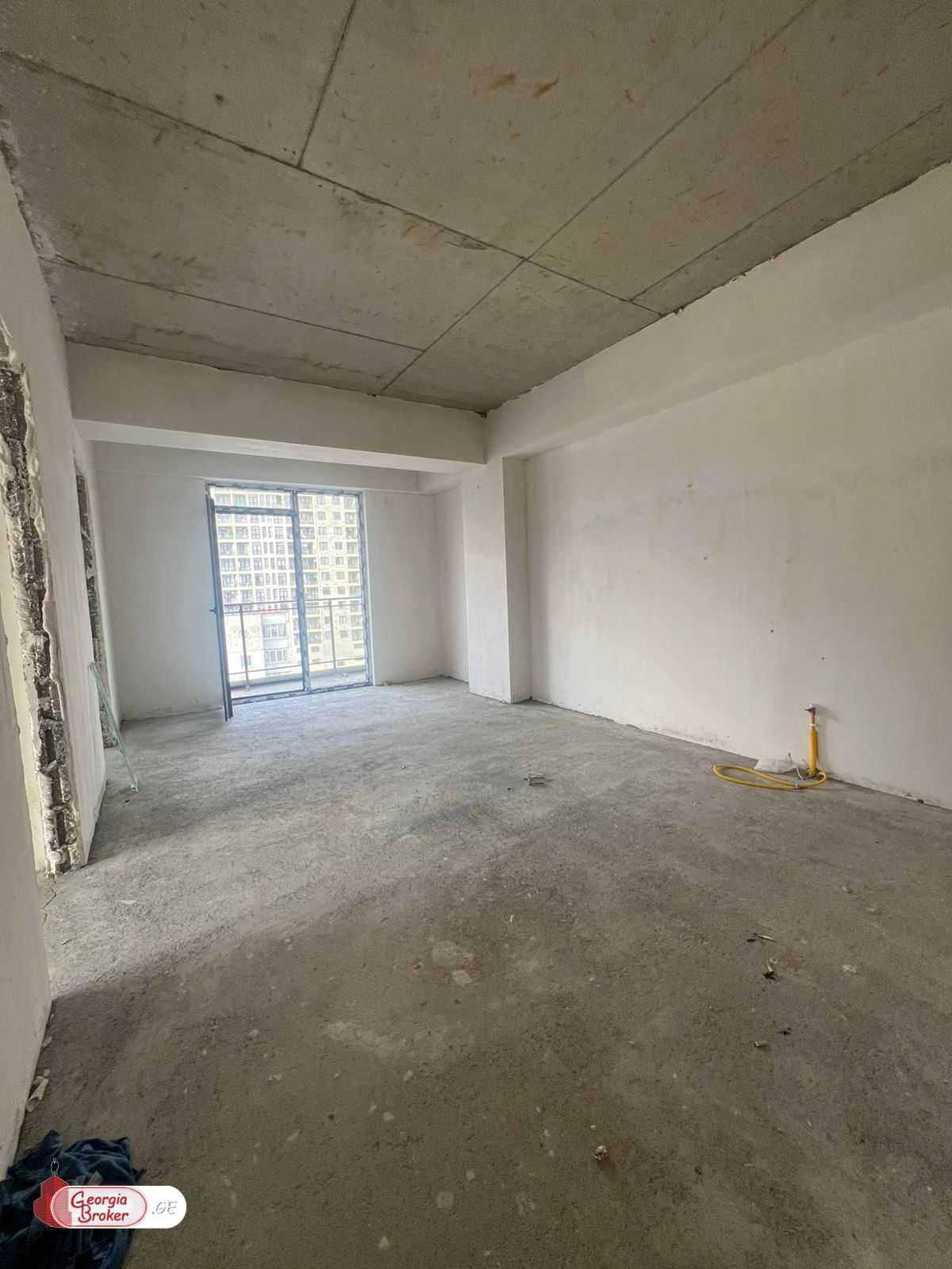 nearly repaired 5-room apartment for sale