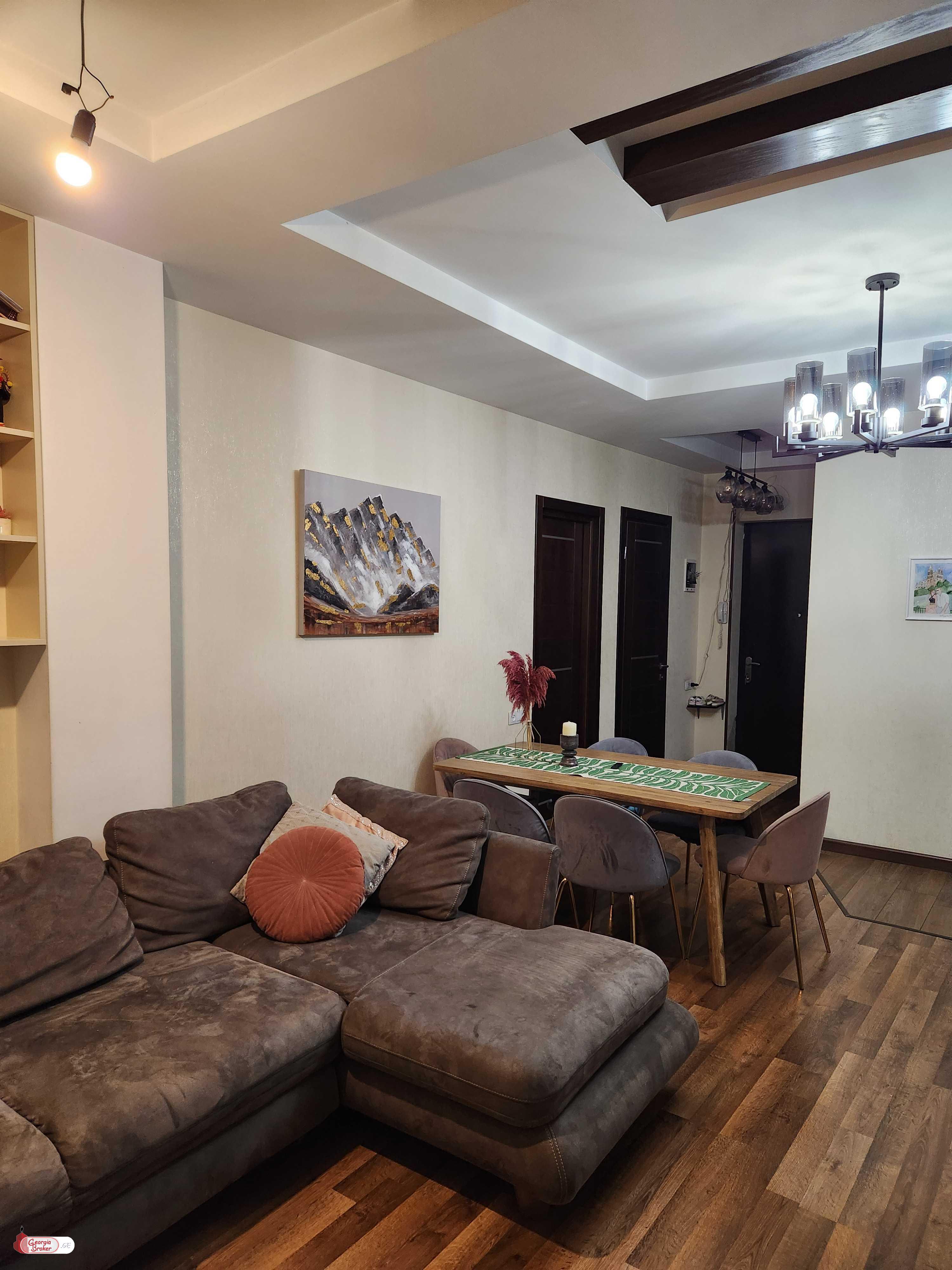 იყიდება ახალი გარემონტებული 4 ოთახიანი ბინა