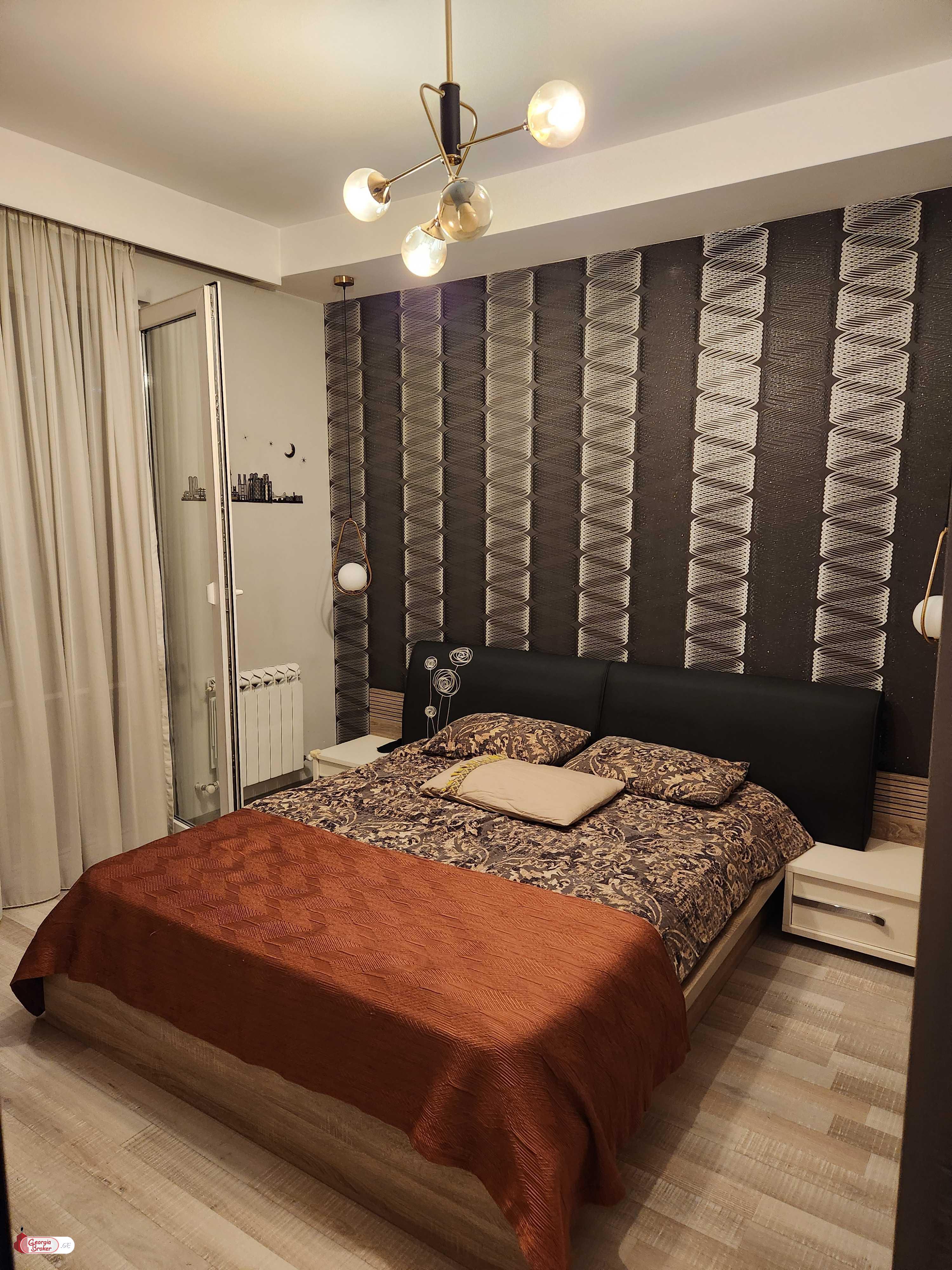 იყიდება ახალი გარემონტებული 4 ოთახიანი ბინა