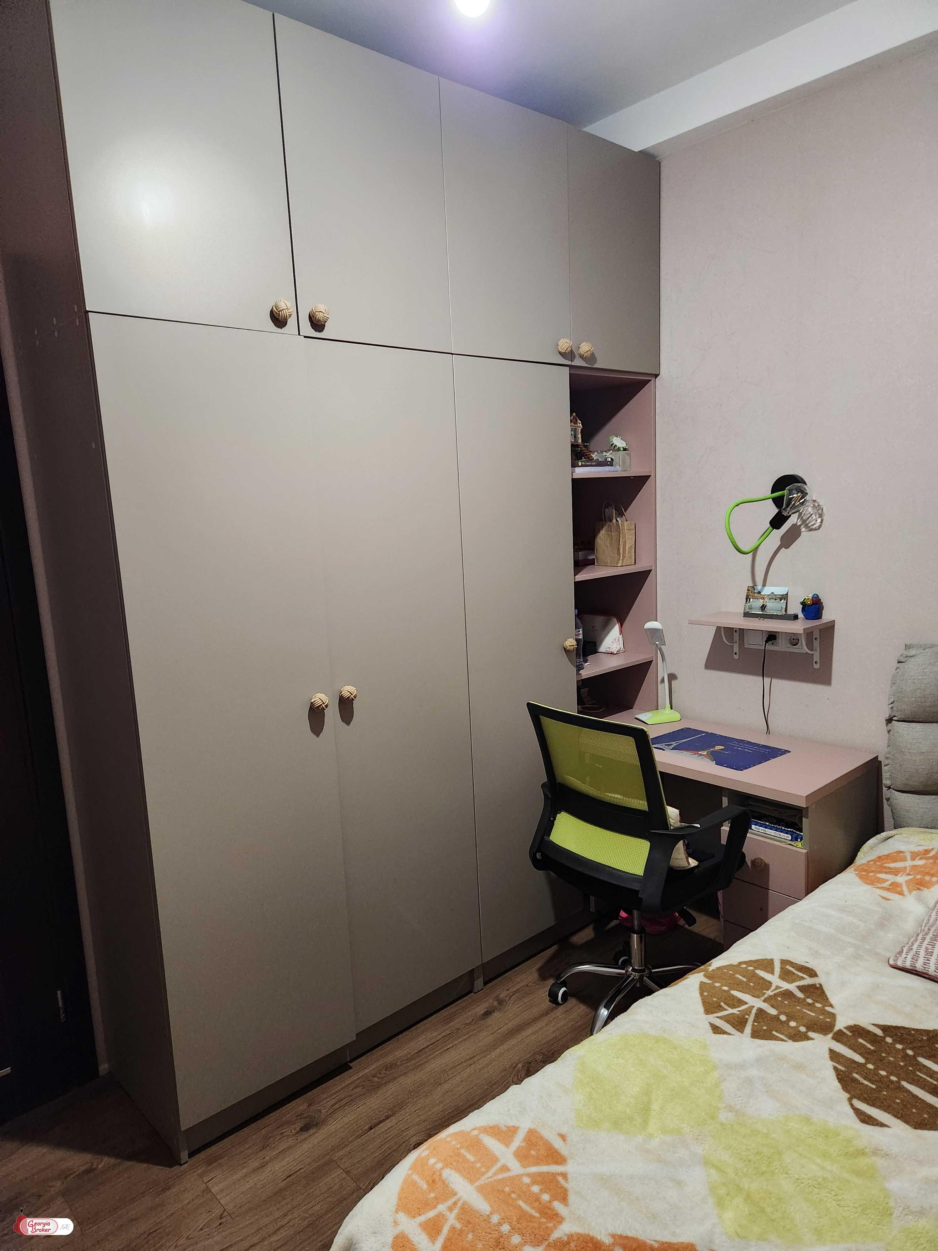 იყიდება ახალი გარემონტებული 4 ოთახიანი ბინა