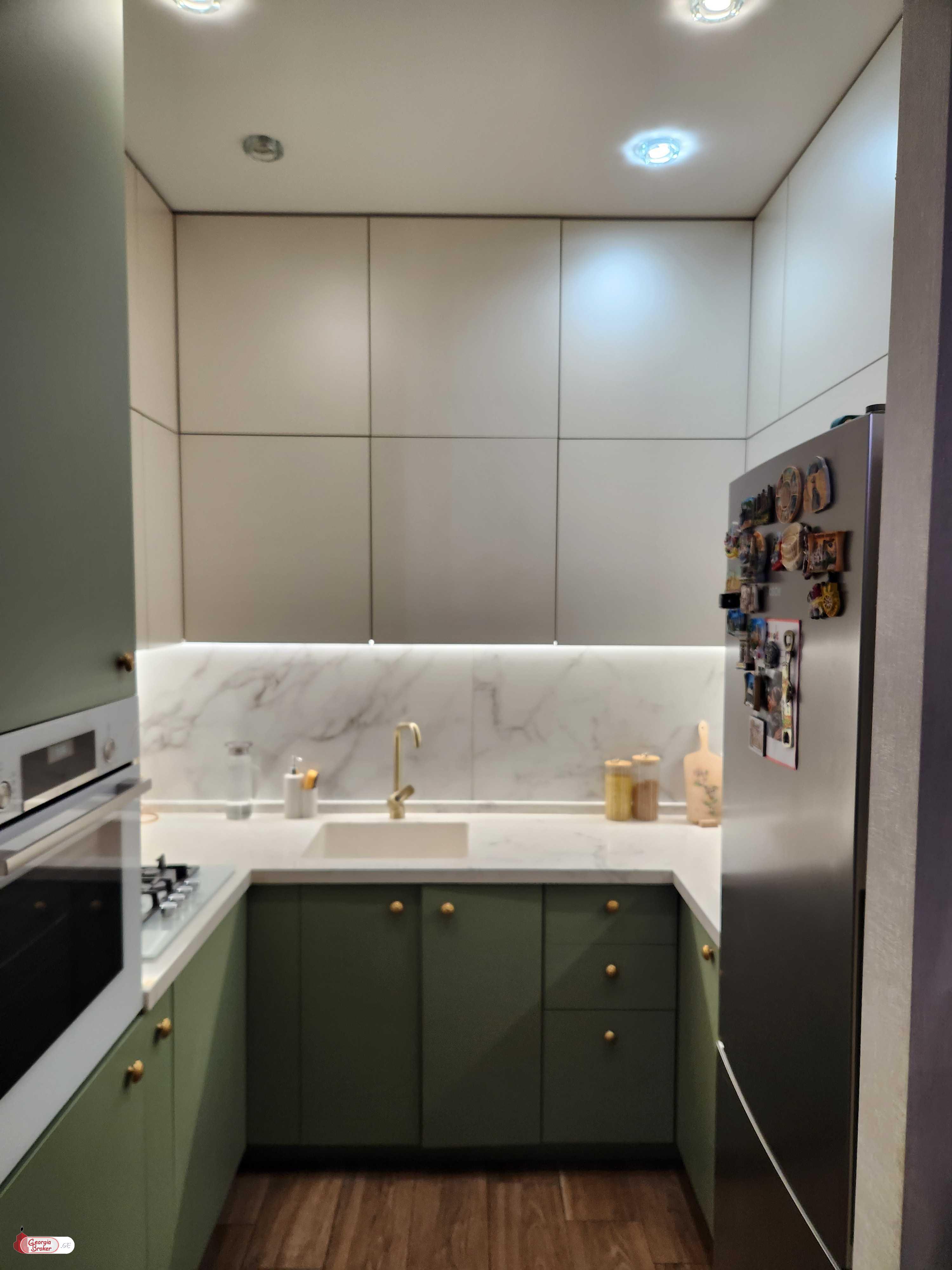 იყიდება ახალი გარემონტებული 4 ოთახიანი ბინა