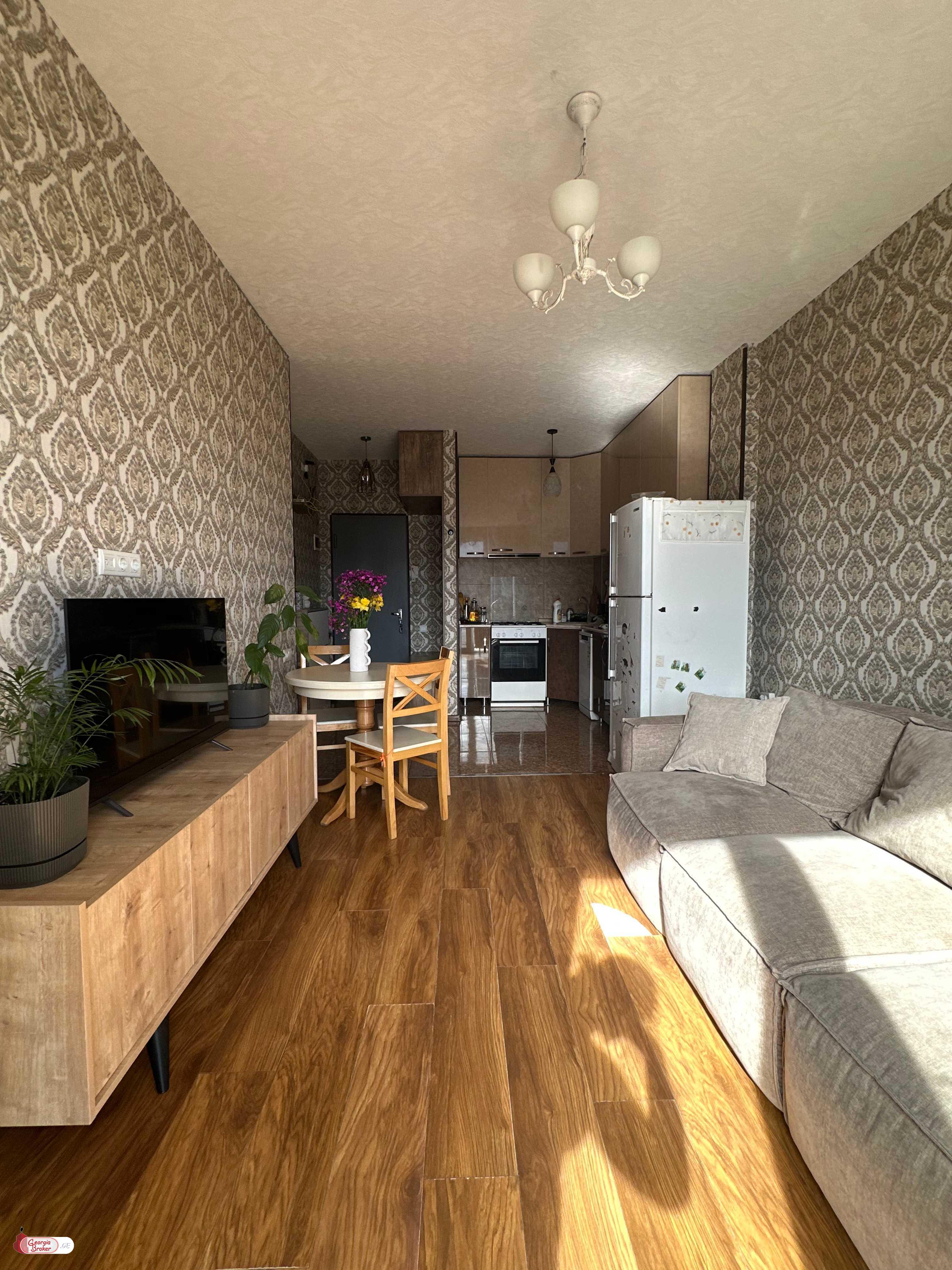 nearly repaired 3-room apartment for sale