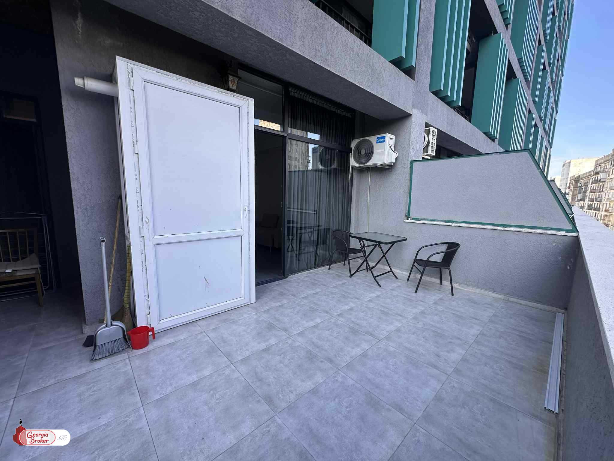 იყიდება ახალი გარემონტებული 2 ოთახიანი ბინა