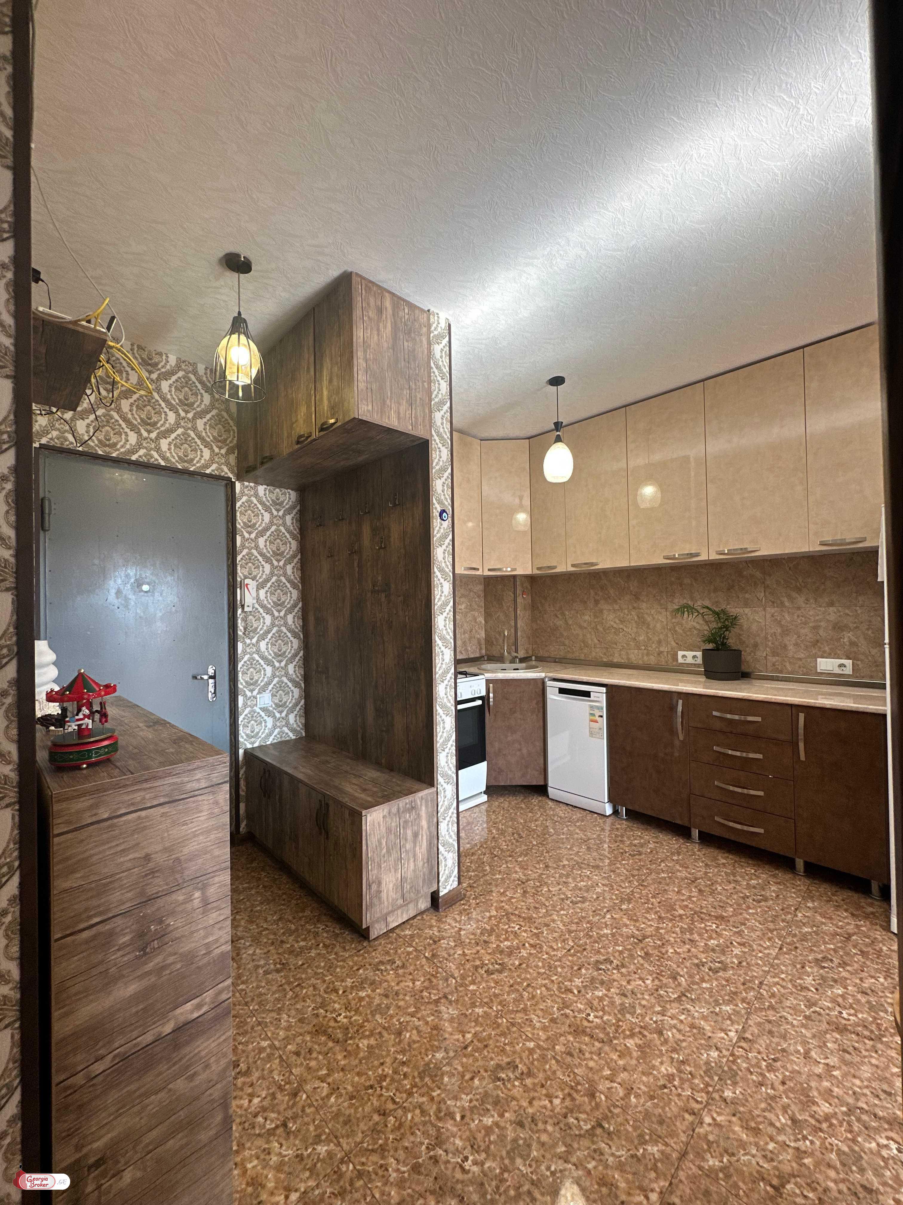 nearly repaired 3-room apartment for sale