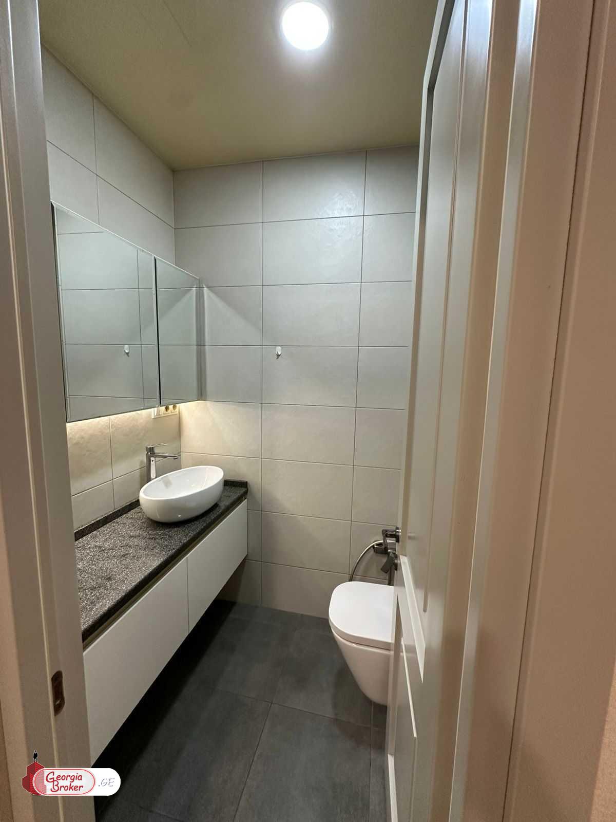 იყიდება ახალი გარემონტებული 3 ოთახიანი ბინა