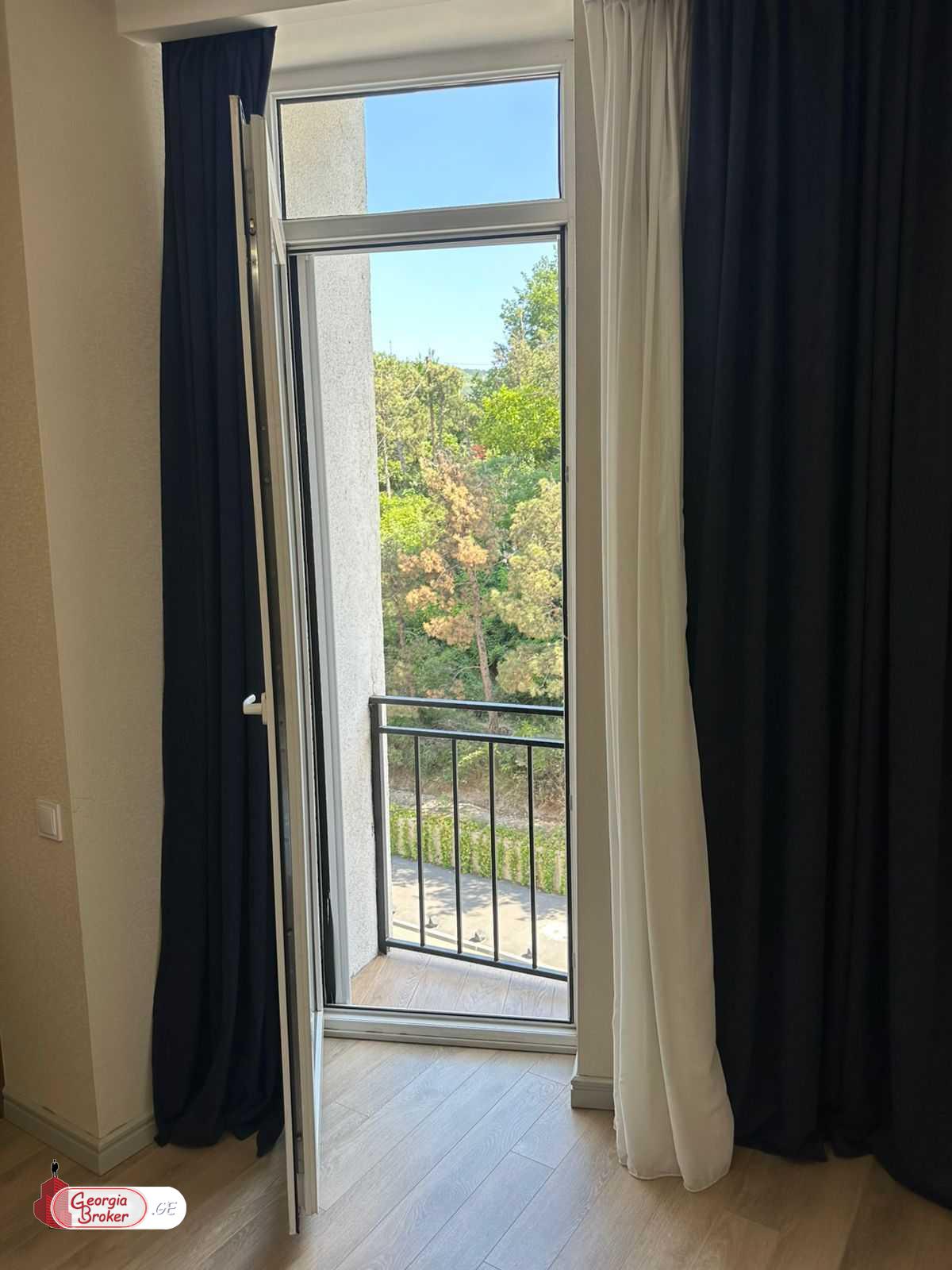 იყიდება ახალი გარემონტებული 3 ოთახიანი ბინა