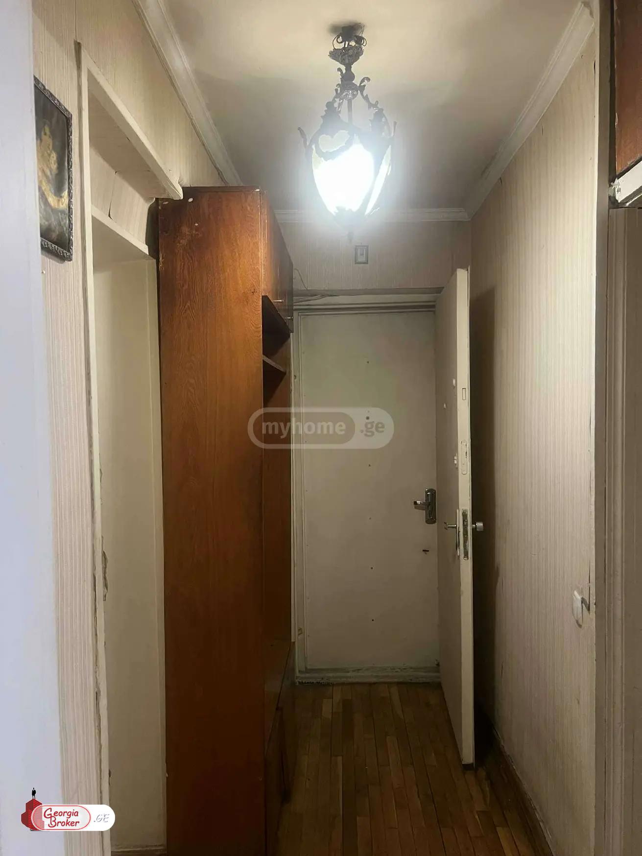 nearly repaired 3-room apartment for sale