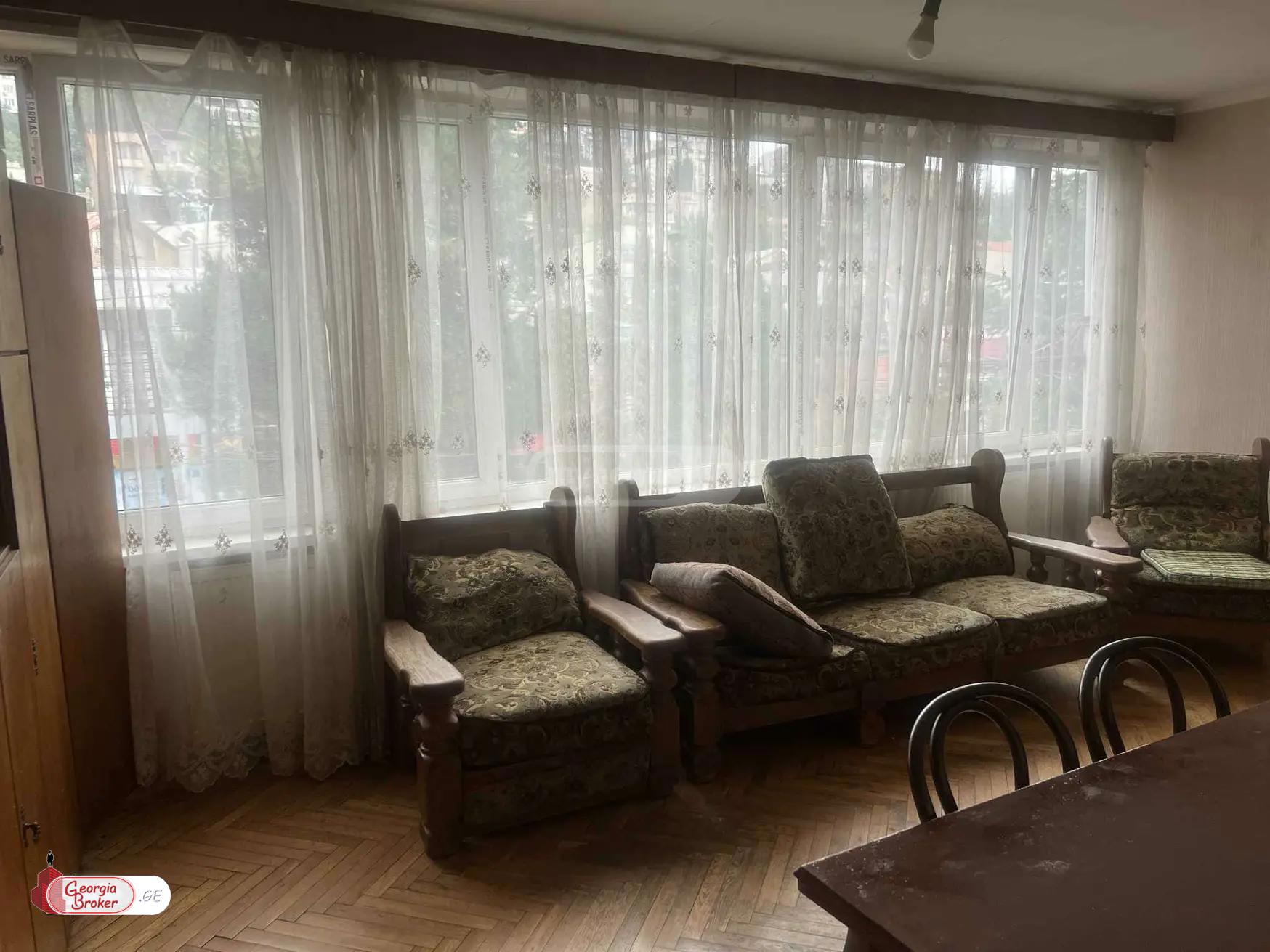 nearly repaired 3-room apartment for sale