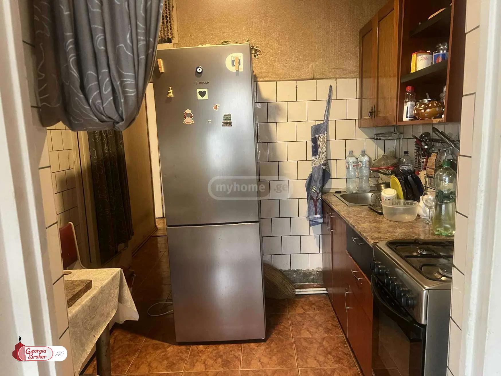 nearly repaired 3-room apartment for sale