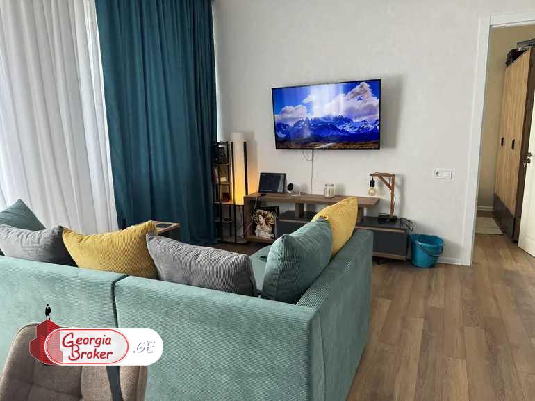 nearly repaired 2-room apartment for sale