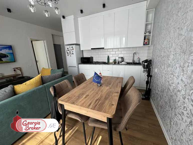 nearly repaired 2-room apartment for sale