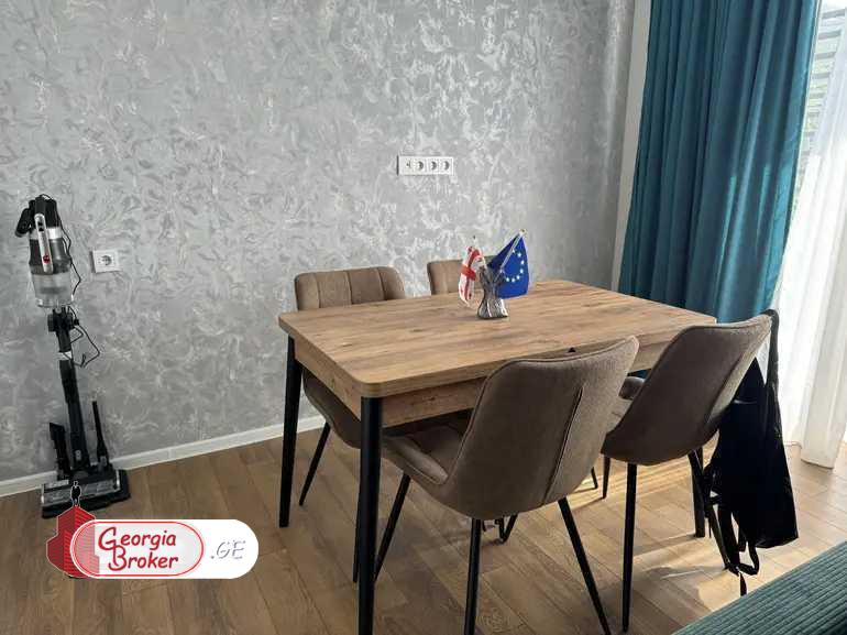 nearly repaired 2-room apartment for sale