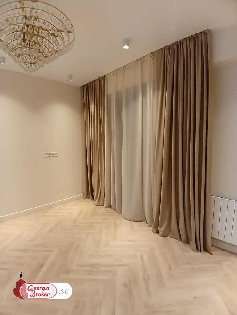 продается квартира с новым ремонтом 4-комнаты