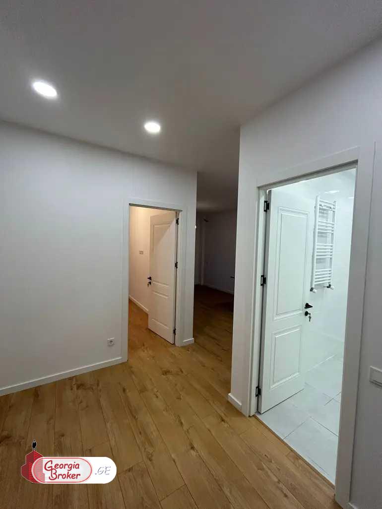 nearly repaired 2-room apartment for sale