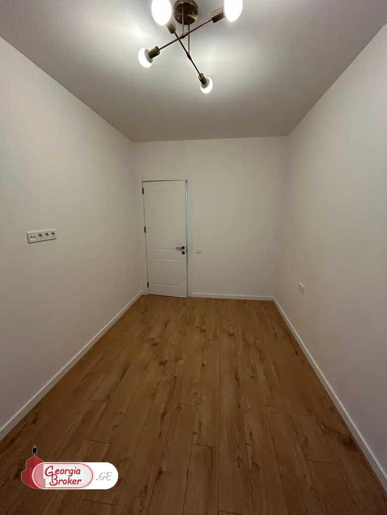 nearly repaired 2-room apartment for sale