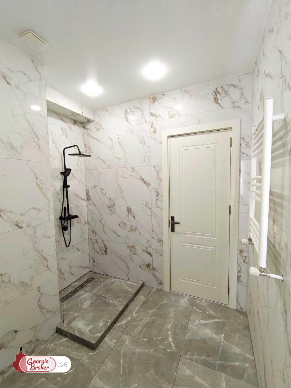 продается квартира с новым ремонтом 2-комнаты