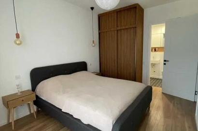 იყიდება ახალი გარემონტებული 4 ოთახიანი ბინა