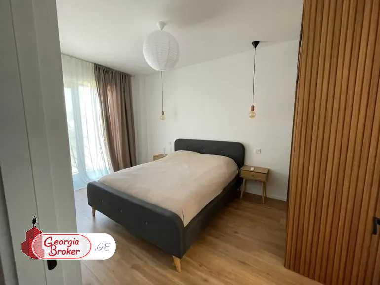 იყიდება ახალი გარემონტებული 4 ოთახიანი ბინა