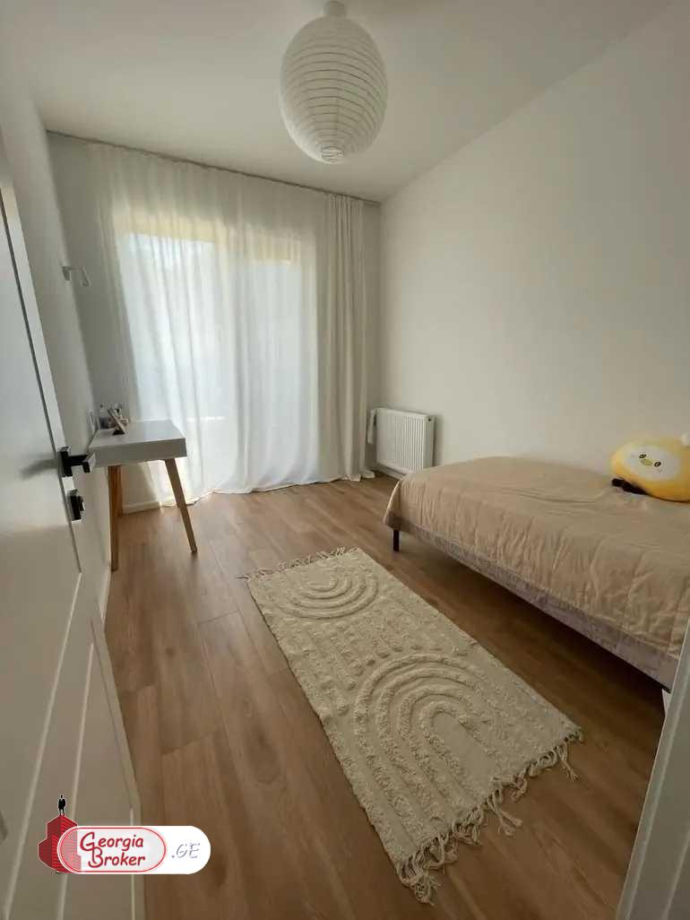 იყიდება ახალი გარემონტებული 4 ოთახიანი ბინა