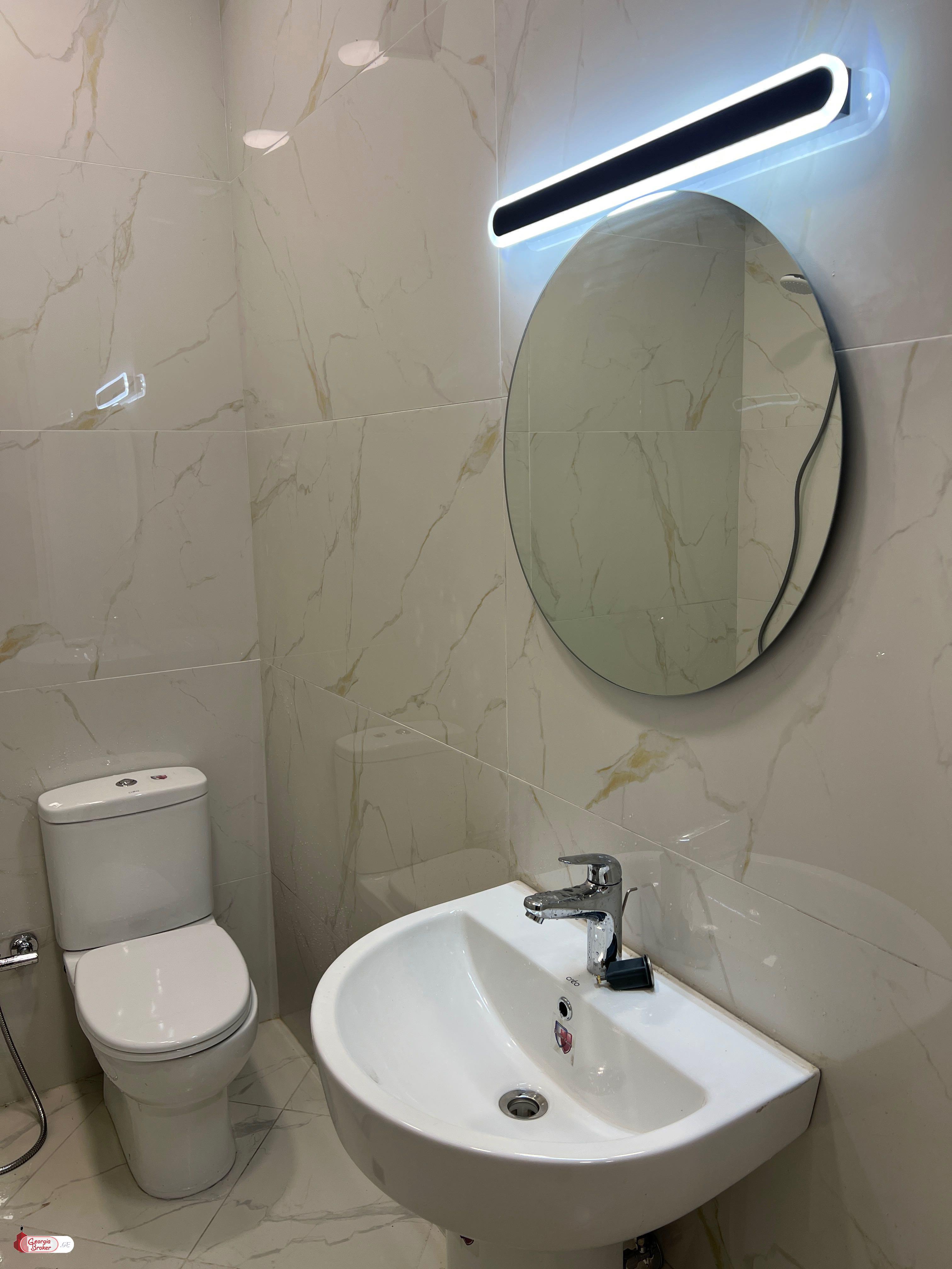 продается квартира с новым ремонтом 3-комнаты