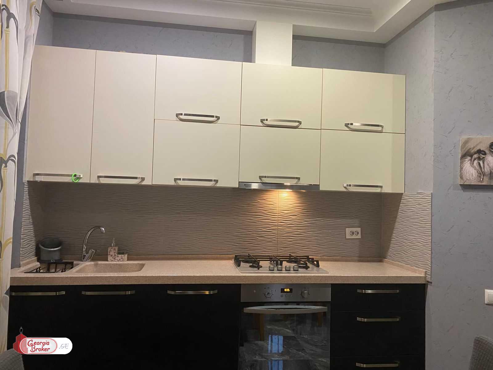 იყიდება ახალი გარემონტებული 4 ოთახიანი ბინა