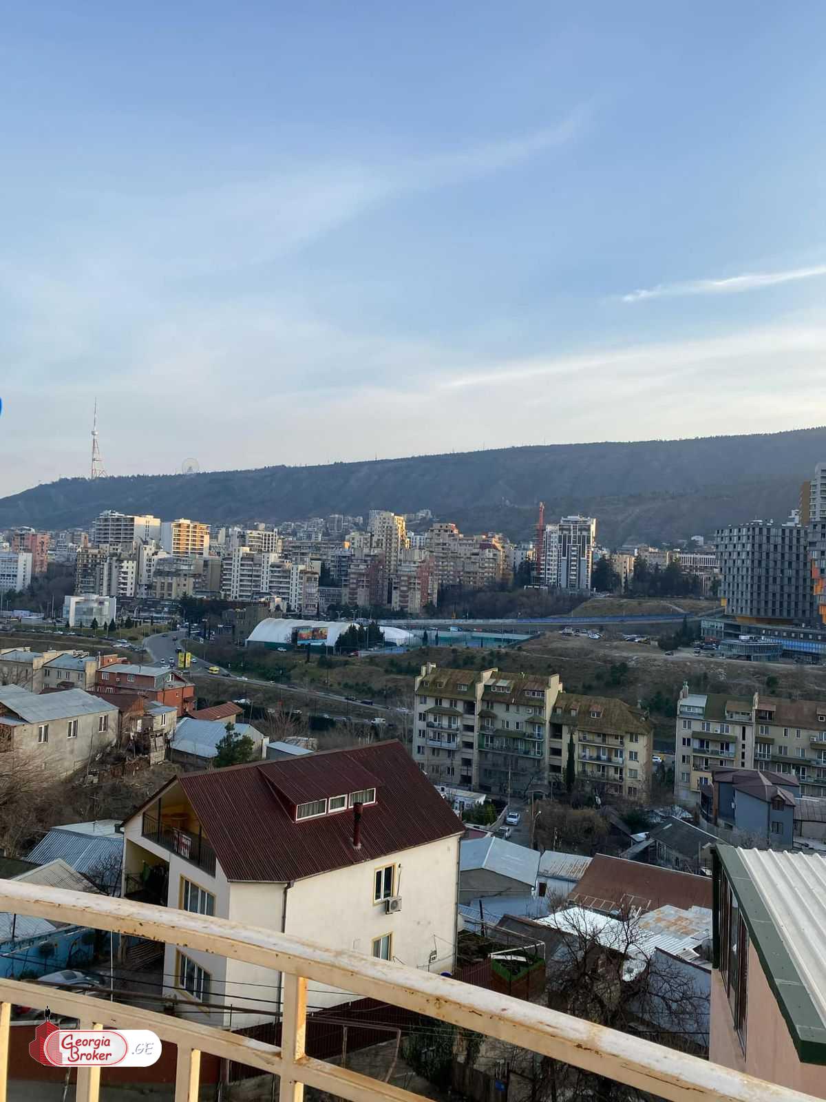 იყიდება ახალი გარემონტებული 4 ოთახიანი ბინა