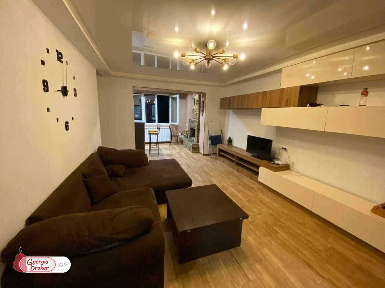 იყიდება ახალი გარემონტებული 5 ოთახიანი ბინა