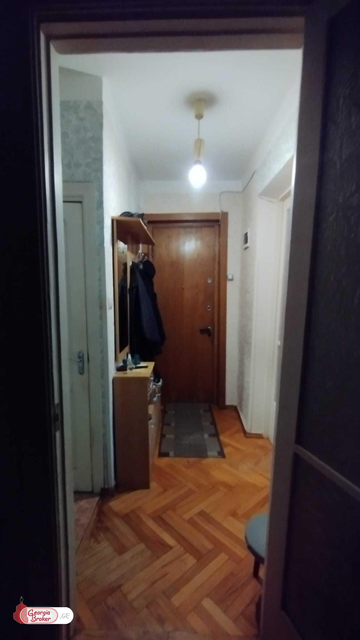 nearly repaired 3-room apartment for sale