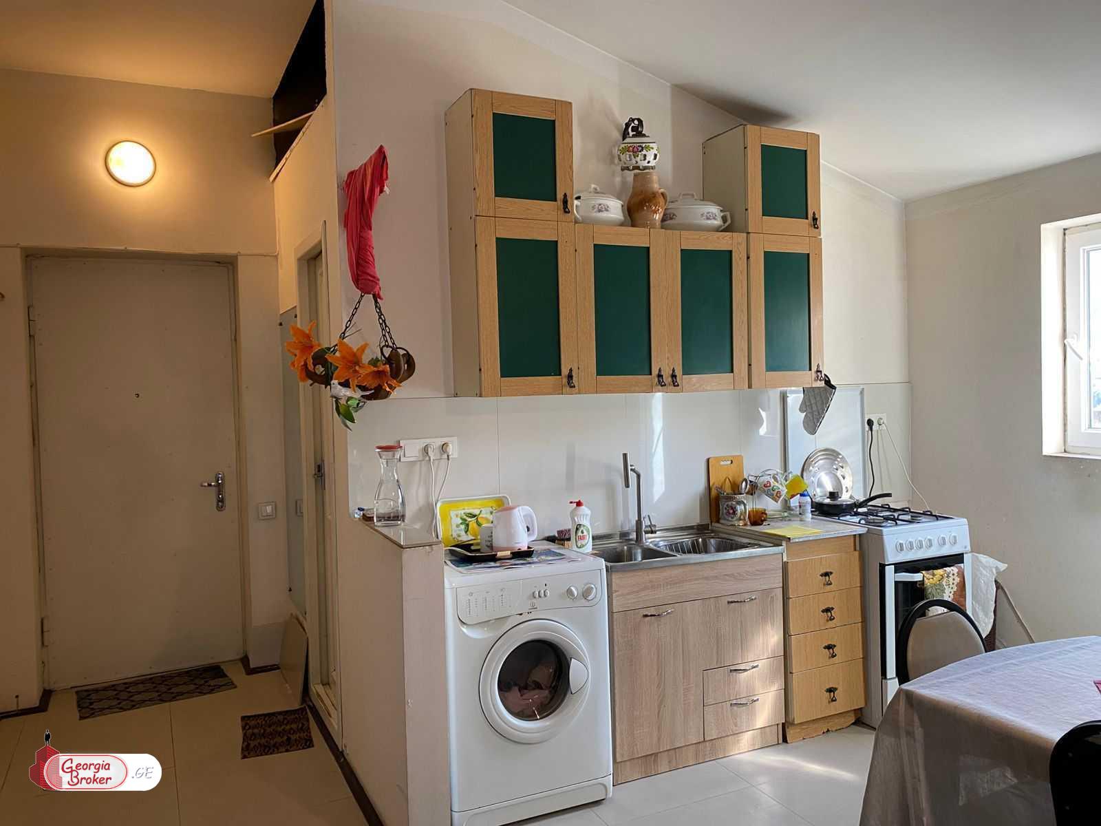 продается квартира с новым ремонтом 3-комнаты