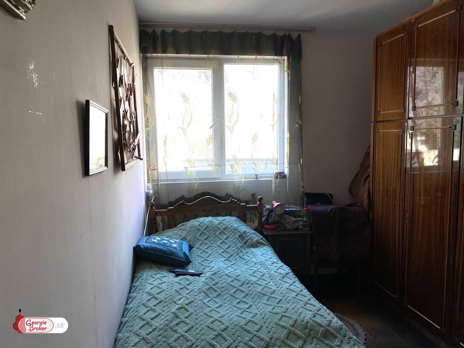 продается квартира с новым ремонтом 3-комнаты