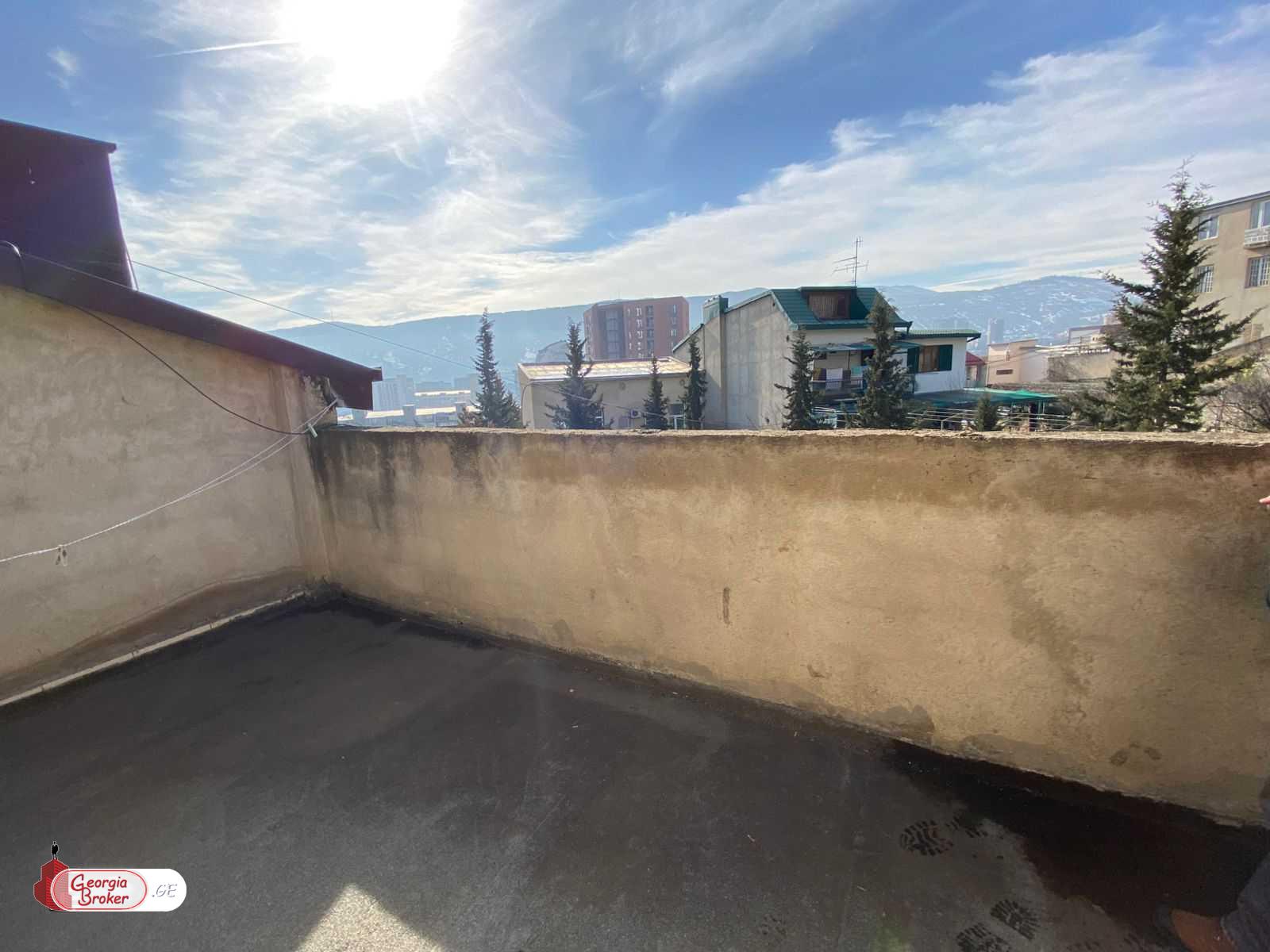 продается квартира с новым ремонтом 3-комнаты