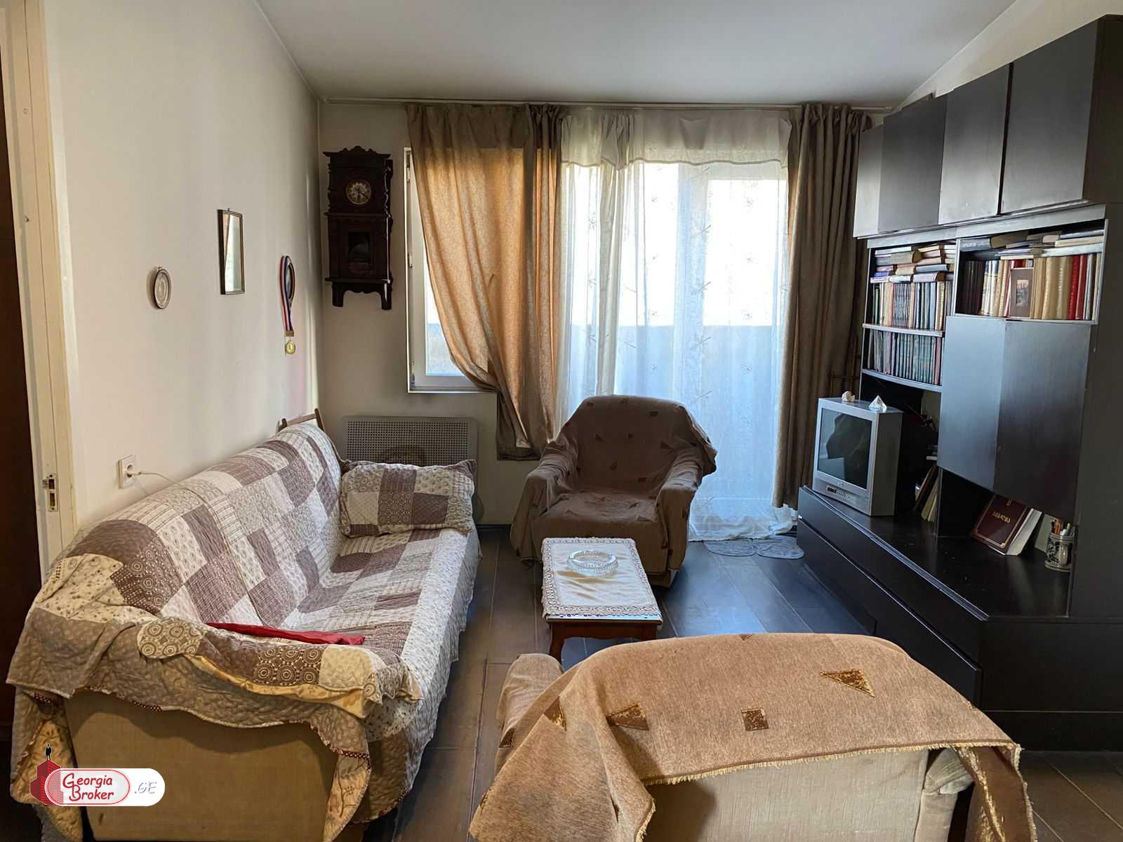 продается квартира с новым ремонтом 3-комнаты