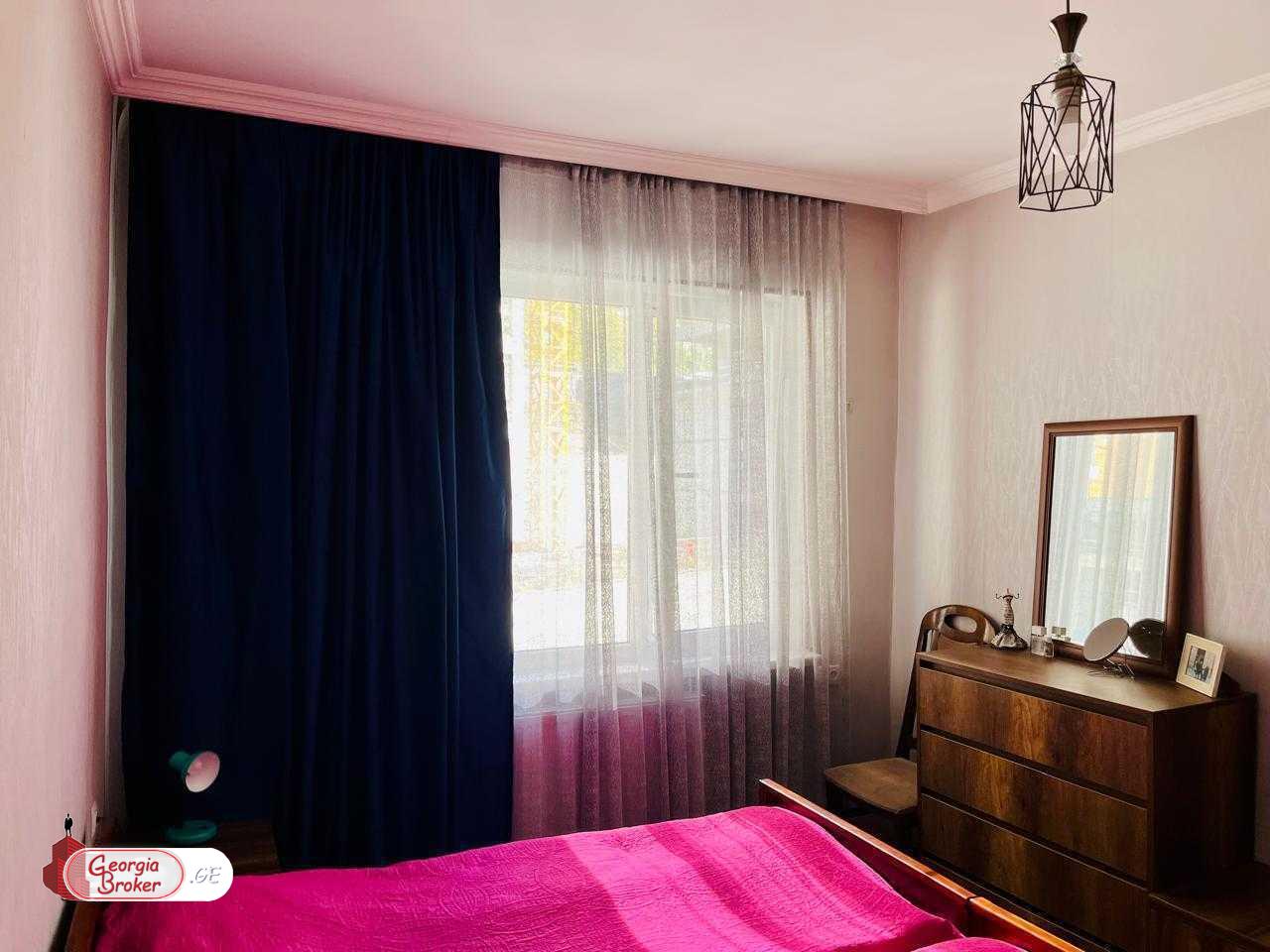 продается квартира с новым ремонтом 4-комнаты