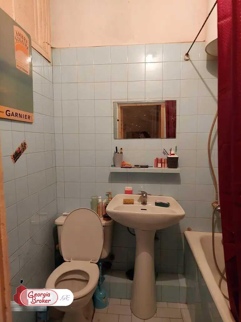 nearly repaired 4-room apartment for sale